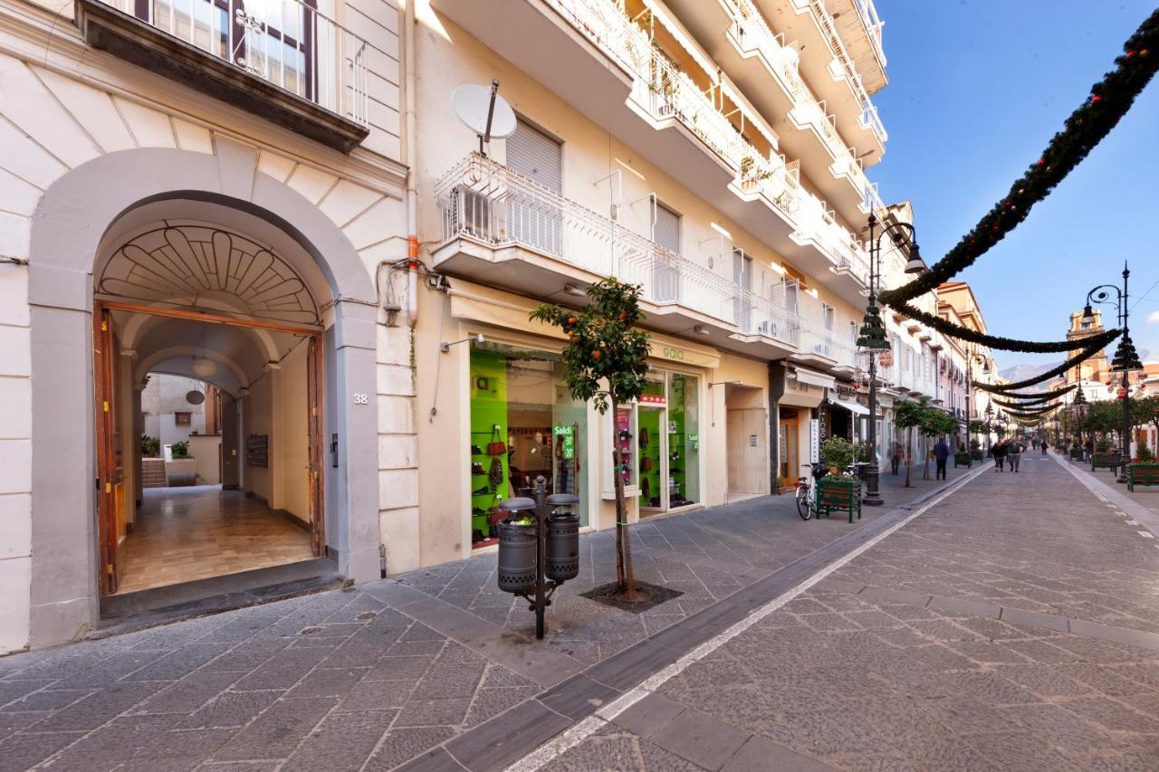 Luxury&Romantic Apartment With Balcony In Sorrento Bagian luar foto