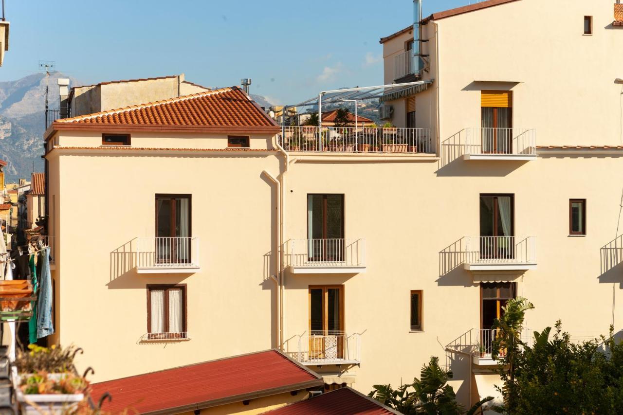 Luxury&Romantic Apartment With Balcony In Sorrento Bagian luar foto